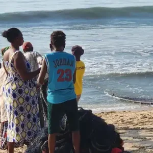 fishing womon small